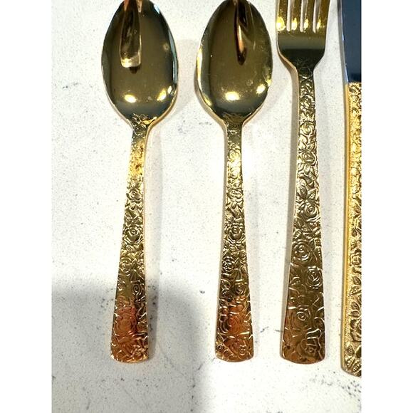 Vintage Cellini Roses Romanesque Golden Plated Flatware 44 Pieces Japan UNUSED - Picture 7 of 12